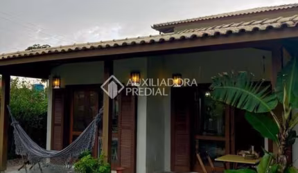 Casa com 3 quartos à venda na Manoel Alfredo dos Santos, 79, Guarda do Embaú (Ens Brito), Palhoça, 120 m2 por R$ 1.170.000