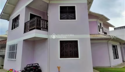Casa com 5 quartos à venda na Gênova, 23, Pagani, Palhoça, 321 m2 por R$ 1.800.000