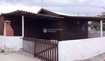 Casa com 3 quartos à venda na 1000, 10, Balneário Ponta do Papagaio (Ens Brito), Palhoça, 130 m2 por R$ 850.000