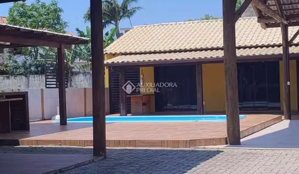 Casa com 2 quartos à venda na Rua Petúnia, 15, Praia do Sonho, Palhoça, 140 m2 por R$ 970.000