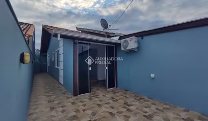 Casa com 2 quartos à venda na Rua Vereadora Olívia Emília Guedert Brum, 315, Barra do Aririú, Palhoça, 91 m2 por R$ 375.000
