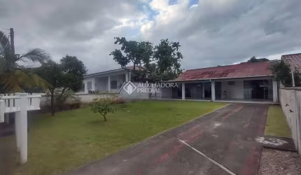 Casa com 3 quartos à venda na Rua Petúnia, 183, Praia do Sonho, Palhoça, 120 m2 por R$ 670.000
