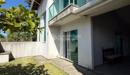 Casa com 2 quartos à venda na Osni Schart, 135, Enseada de Brito, Palhoça, 108 m2 por R$ 550.000