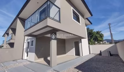 Casa com 3 quartos à venda na Rua Sagrada Familia, 4392, Pinheira, Palhoça, 109 m2 por R$ 870.000
