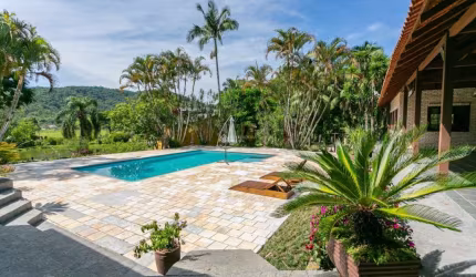 Casa em condomínio fechado com 2 quartos à venda na GERAL DE VARGINHA, S/N, 88, Centro, Santo Amaro da Imperatriz, 140 m2 por R$ 800.000