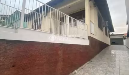 Casa com 3 quartos à venda na Rua Campolino Alves, 956, Abraão, Florianópolis, 104 m2 por R$ 889.000