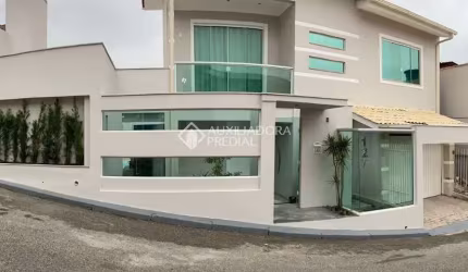 Casa com 4 quartos à venda na Rua Orlando Linhares, 129, Jardim Atlântico, Florianópolis, 170 m2 por R$ 1.643.000