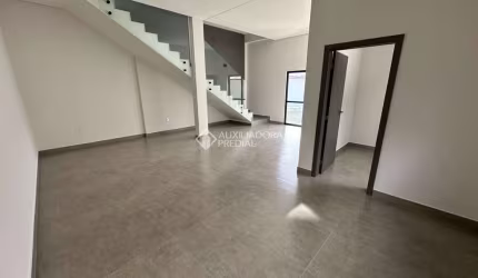 Casa com 3 quartos à venda na Rua Acelon Eduardo da Silva, 257, Córrego Grande, Florianópolis, 142 m2 por R$ 1.910.000