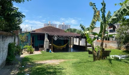 Casa com 2 quartos à venda na Rua José Roberto da Silva Andreani, 254, Serraria, São José, 53 m2 por R$ 550.000