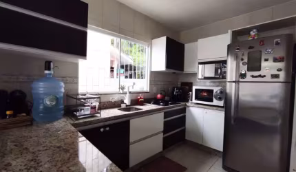 Casa com 2 quartos à venda na Ilha do Pico, 62, São Sebastião, Palhoça, 110 m2 por R$ 550.000