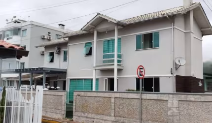 Casa com 4 quartos à venda na Vilibaldo Dechamps, 148, Universitários, Biguaçu, 112 m2 por R$ 850.000