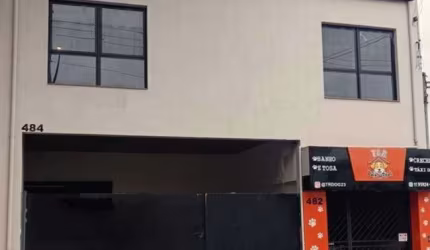 Galpão Comercial para Locação na Vila Dom Pedro I, São Paulo-SP - 220m² de Área