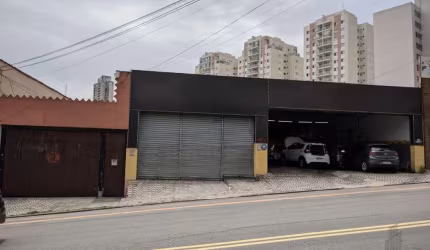 Sobrado Comercial na Vila Mariana: 1 quarto, 1 suíte, 1 sala, 3 banheiros, 6 vagas - 550m² - Venda ou Locação em SP.