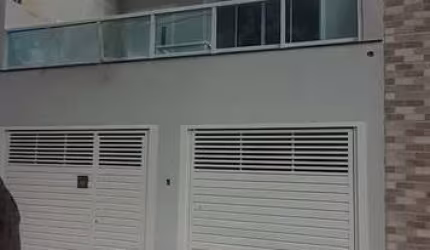 Sobrado à venda em São Paulo-SP, Vila Monumento. 3 quartos, 3 banheiros, 2 vagas. Imperdível oportunidade!