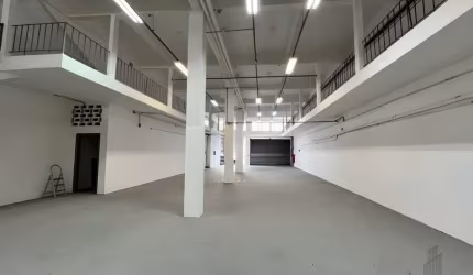Galpão Comercial de 1300m² para Locação na Av. Jabaquara, Mirandópolis - São Paulo-SP: Amplo, Versátil e Bem Localizado!