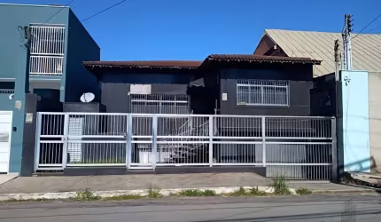 Sobrado de luxo para locação na Vila Brasílio Machado, São Paulo-SP: 4 quartos, 1 suíte, 3 salas, 5 banheiros, 2 vagas, 240m².