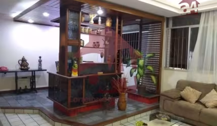 Apartamento para venda com 4/4 sendo 2 suítes na Barra, 1 vaga, amplo, com armários e pequena infra