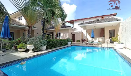 LINDA CASA ALTO PADRÃO EM VILAS DO ATLÂNTICO COM 6 DORMITÓRIOS E PISCINA.