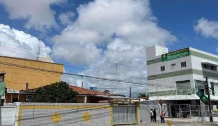 Área de esquina em principal, no bairro de Mangabeira