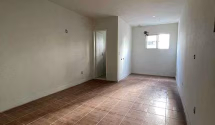 Alugo excelente sala comercial com 23m² + sanitário  em  Manaíra