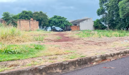 Terreno com área de 328,85m2, no loteamento Jardim Dr. Antônio João