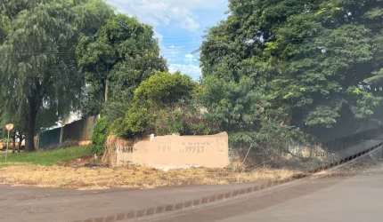 TERRENO DE ESQUINA