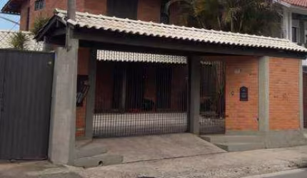 Casa Residencial para Venda Casa de 2 pavimentos com  3 dormitórios no Bairro santa Mônica. FLORIANOPOLIS