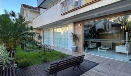 Apartamento para Venda Apartamento de 2 dormitórios, sendo 1 suíe, sacada, churrasqueira, hobby box e garagem em Coqueiros. FLORIANOPOLIS