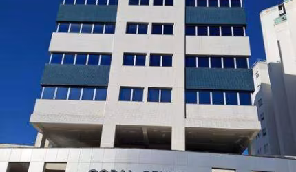 Sala para Venda Sala Comercial com garagem na melhor localização de Coqueiros. FLORIANOPOLIS