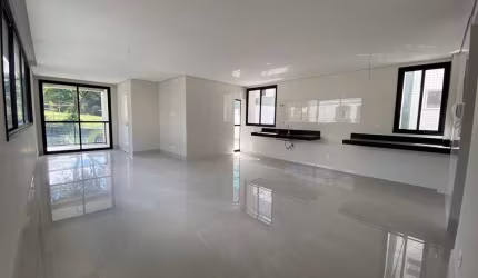 Lindo Apartamento de quatro quartos com suíte e closet no bairro-Jaraguá