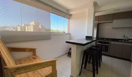 Lindo apt de três quartos, suite, duas vagas e lazer na região do Castelo