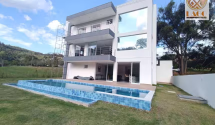 Casa à venda no Condomínio Porto em Atibaia.