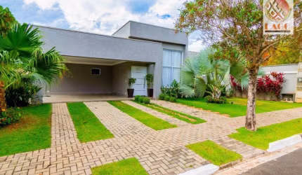 Casa à venda no Condomínio Shambala II em Atibaia