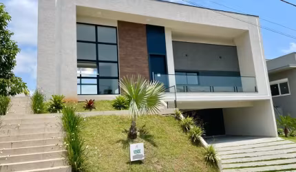 Casa à venda no Condomínio Shambala III em Atibaia.