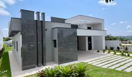 Casa à venda no Condomínio Shambala III em Atibaia.