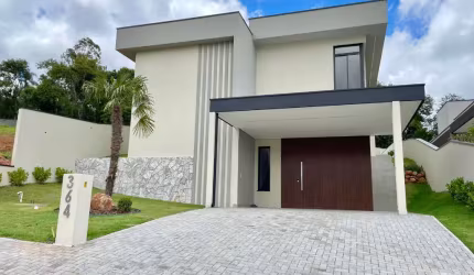 Casa à venda no Condomínio Quintas da Boa Vista em Atibaia. Com 3 quartos.