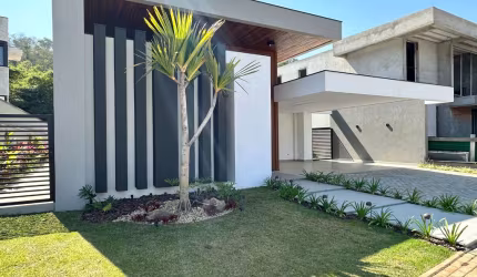 Casa de Alto Padrão á venda em Condomínio em Atibaia
