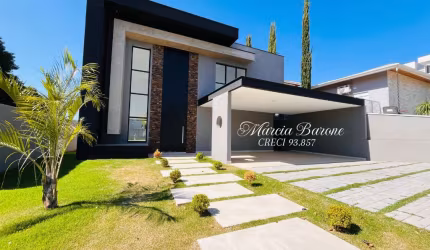 Linda casa á venda no Condomínio Figueira Garden em Atibaia !!