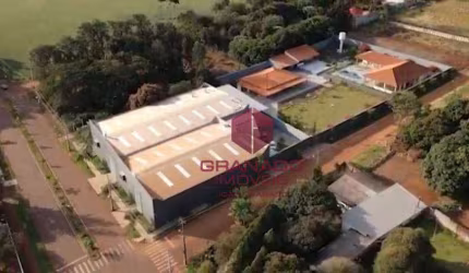 Barracão e chácara com piscina à venda, 6000 m² - Sarandi/PR