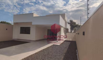 Casa com 3 dormitórios para alugar, 100 m² por R$ 3.300,00/mês - Jardim Rebouças - Maringá/PR