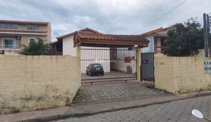 Apartamento com 8 quartos à venda no Ingleses, Florianópolis  por R$ 650.000