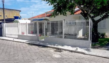 Casa com 4 quartos à venda no Ingleses, Florianópolis  por R$ 1.200.000