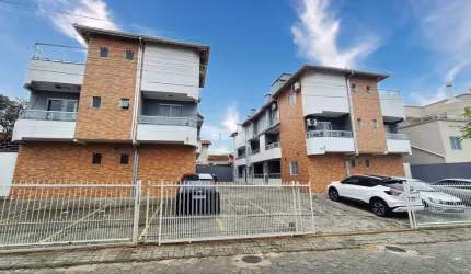 Apartamento com 2 quartos para alugar no Ingleses do Rio Vermelho, Florianópolis  por R$ 1.800