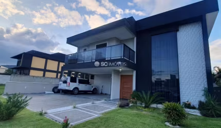 Casa em condomínio fechado com 4 quartos à venda no São João do Rio Vermelho, Florianópolis  por R$ 1.800.000