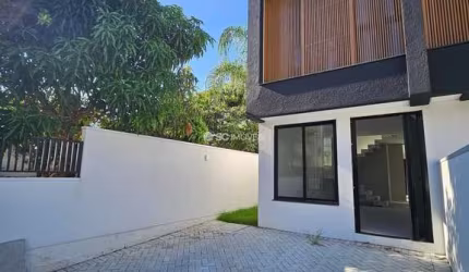 Casa com 3 quartos à venda no Ingleses, Florianópolis  por R$ 1.250.000