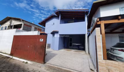 Casa com 3 quartos à venda no Ingleses, Florianópolis  por R$ 438.000