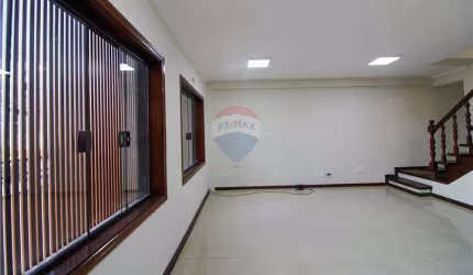 Imóvel para locação contendo 06 salas comerciais com 300m² de área útil.