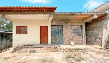 Casa com 115,7m2 de Construção Semiacabada em Terreno de 290m2 em Rua Movimentada Próximo a Escola na Vila Jardini em Sorocaba-SP por R$ 297.000.00