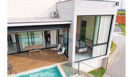 Casa térrea com 4 suítes no Condomínio Ibiti Reserva, 256 m2 a.c e terreno cm 409 m2