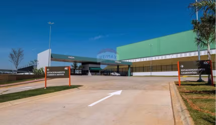 Galpão para alugar em Sorocaba, com 2800m², no KM 84 da Rodovia Castello Branco